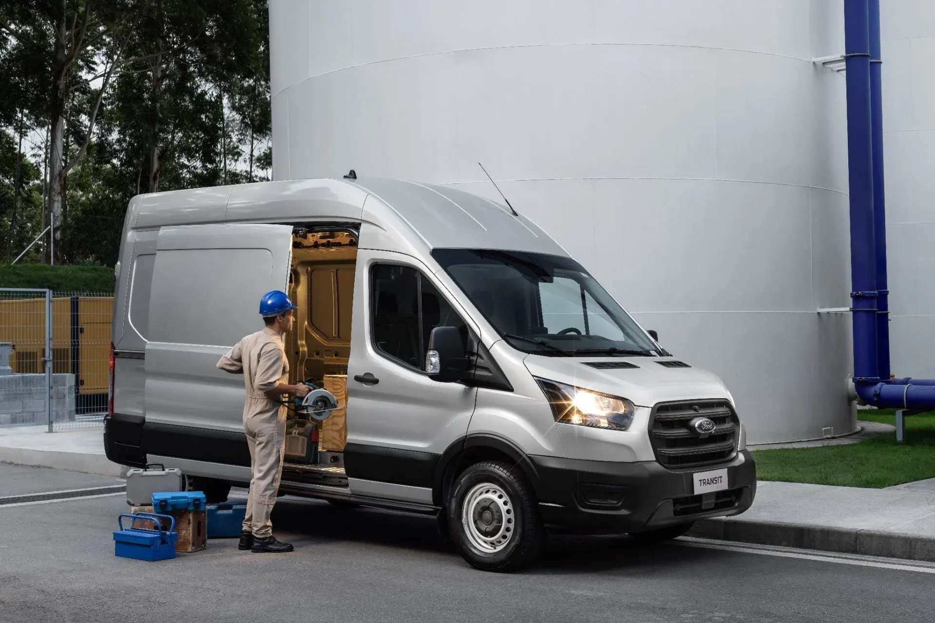 Ford Transit (versatile workhorse).webp