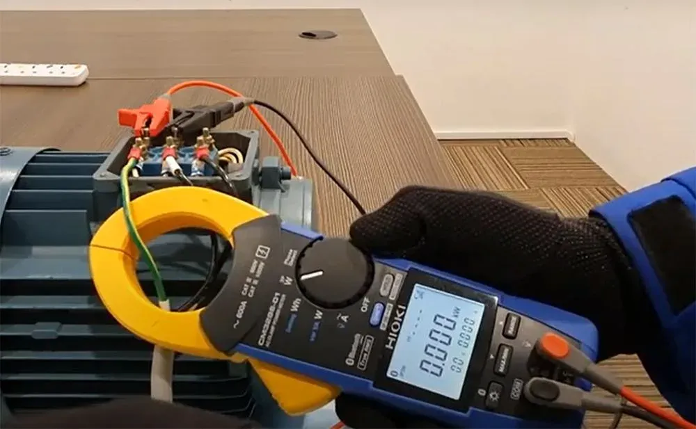 UEi DL369 Digital Clamp Meterrr.webp