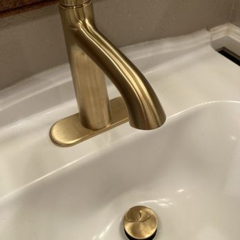 Trying out the new stopper Roman installed. Works perfectly.
