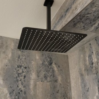 Fixed showerhead