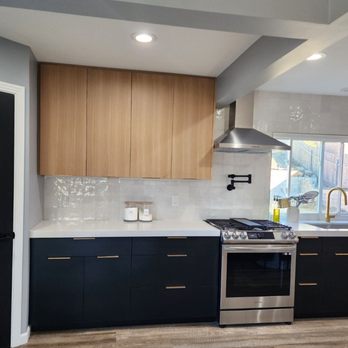 Dual tone cabinets came out great!  Love the clean look